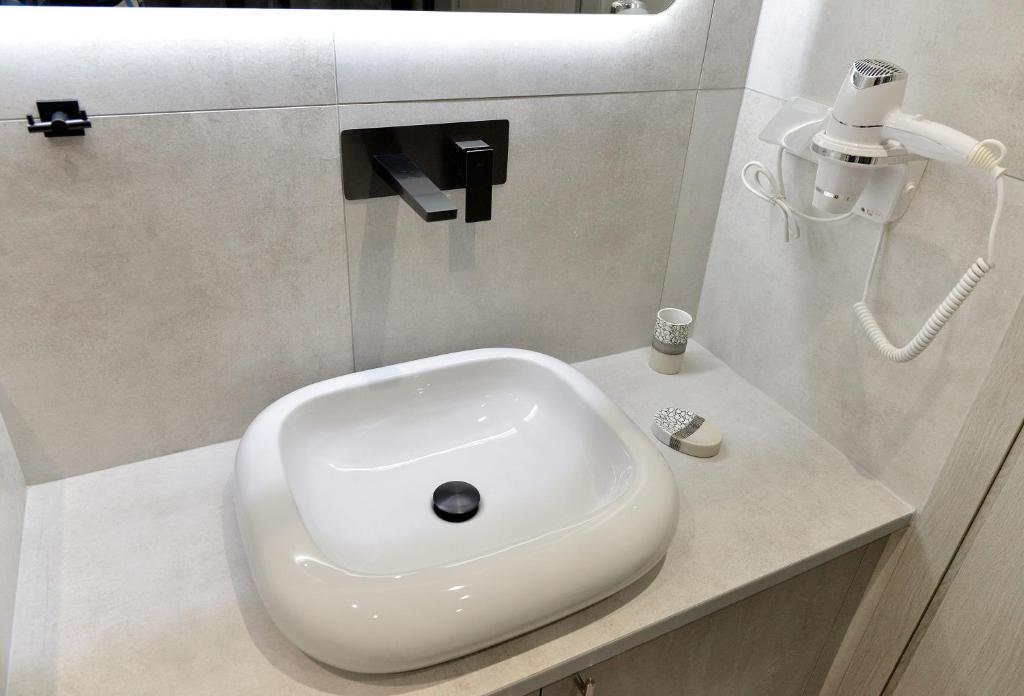 Koupelna v ubytování Krya Suites