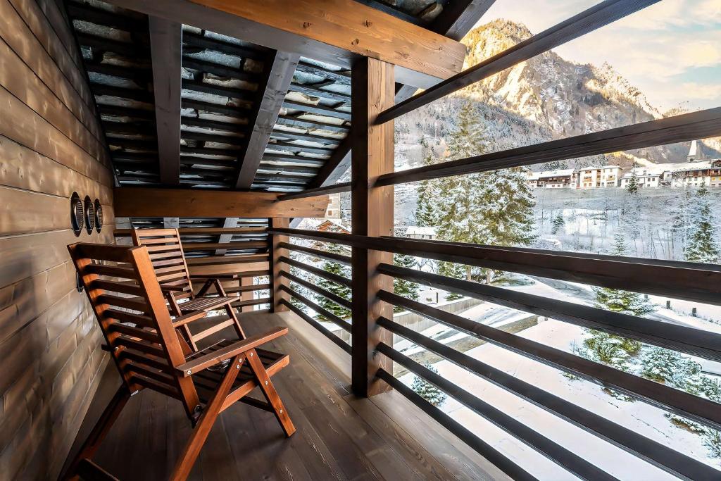 Nespecifikovaný výhled na hory nebo výhled na hory při pohledu z hotelu