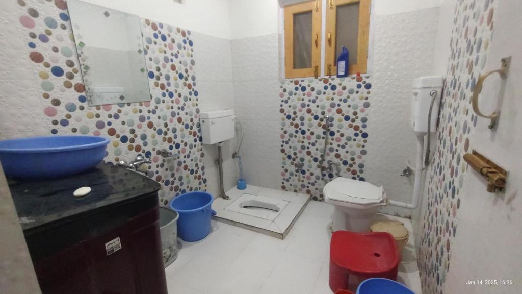 Koupelna v ubytování Gulzar Guest house 6bhk
