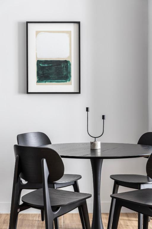 Elliot Petralona, Athens - 12