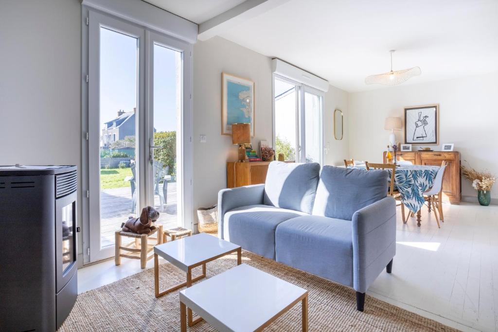 Photo de la galerie de l'établissement L'Idéale-500m du port de Kerity-3ch, à Penmarcʼh