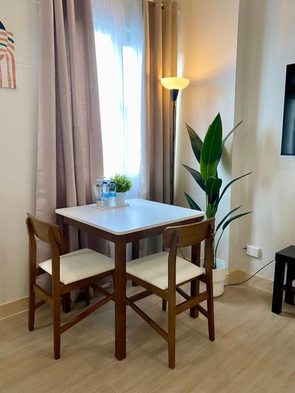 TV a/nebo společenská místnost v ubytování Condo unit near SM City Sta Rosa