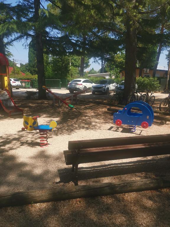 Zdjęcie z galerii obiektu Holiday Park Mimoza w mieście Bašanija