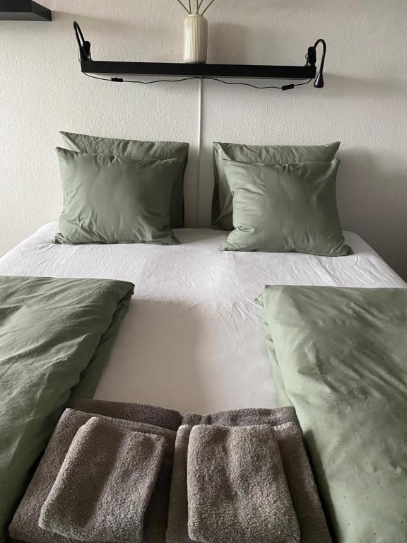 Postel nebo postele na pokoji v ubytování Bakkehegnet 2