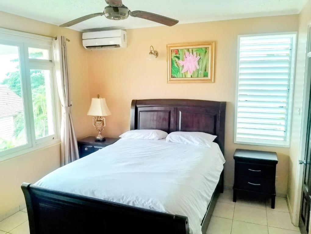 Ocho Rios 2 Bedroom Apartment/Flat - 2ベッドルームのアパート