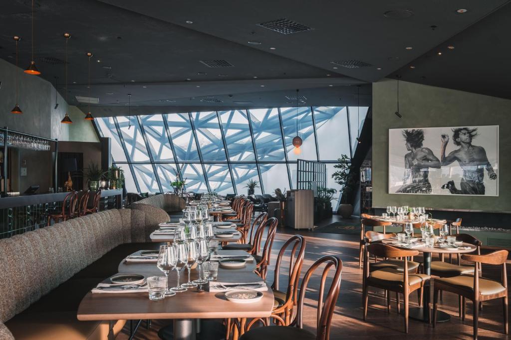Clarion Hotel Trondheim餐厅或其他用餐的地方