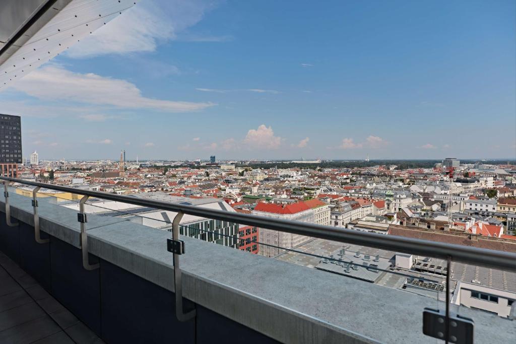 Nespecifikovaný výhled na destinaci Vídeň nebo výhled na město při pohledu z hotelu