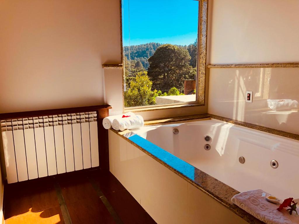 Γενική θέα στο βουνό ή θέα στο βουνό από  αυτό το πανδοχείο