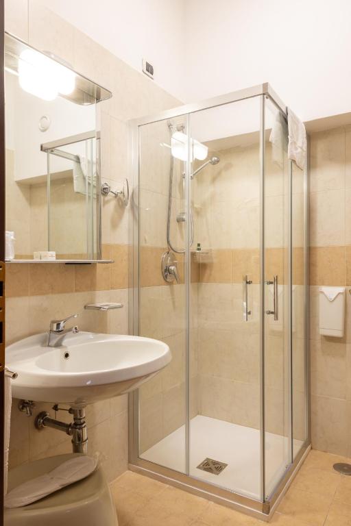 Koupelna v ubytování Hotel Majesty Bari