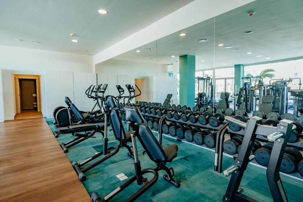 Fitness centrum a/nebo fitness zařízení v ubytování JOIA Aruba by Iberostar