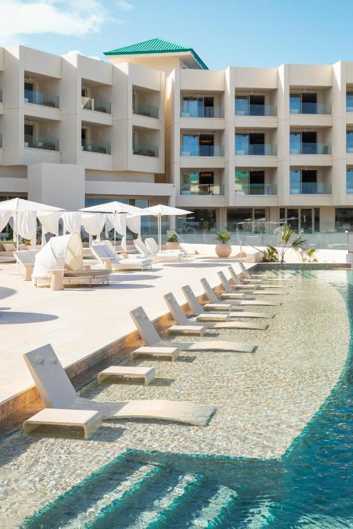 Bazén v ubytování JOIA Aruba by Iberostar nebo v jeho okolí