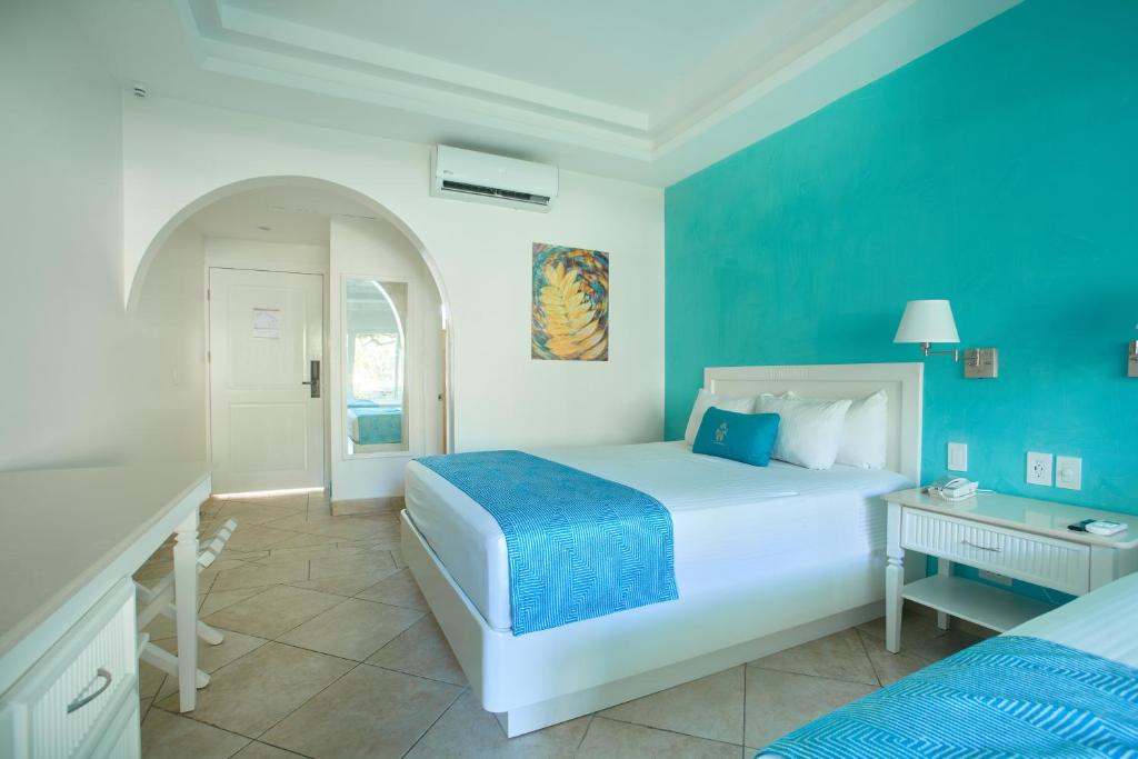 Hotel Tamarindo Diria Beach Resort photo