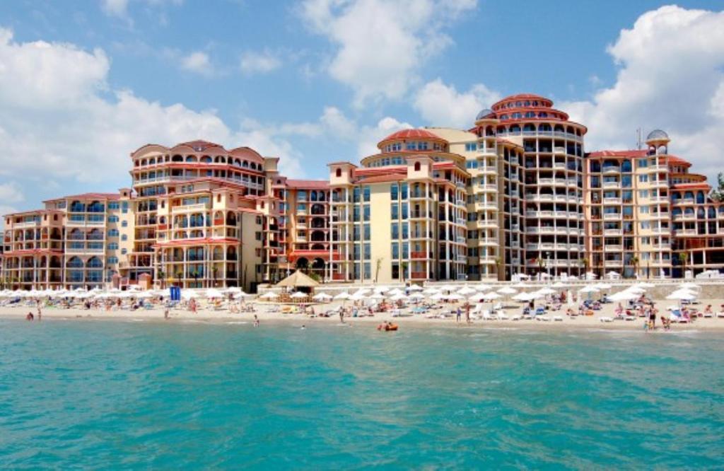 Gallery image of Menada Atrium Beach Apartments in Elenite