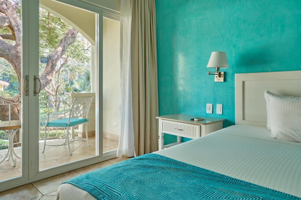 Hotel Tamarindo Diria Beach Resort photo