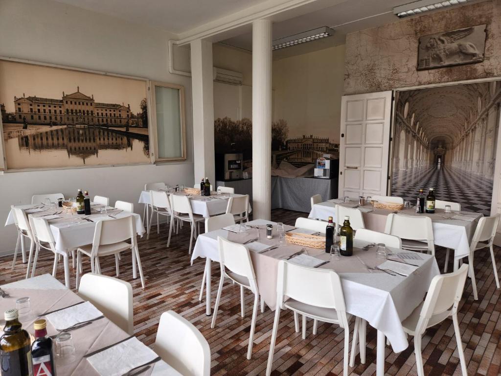 Restaurace v ubytování Ahr Hotel Antille