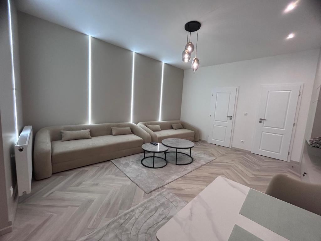 Posedenie v ubytovaní New Modern Comfort in the Heart of Bratislavas Old Town
