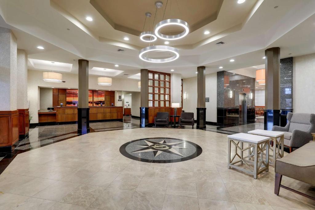 Drury Inn & Suites Charlotte Northlake photo