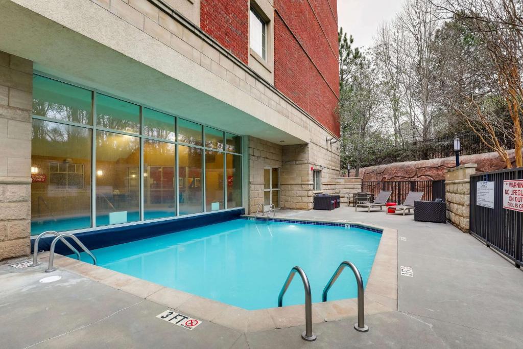Drury Inn & Suites Charlotte Northlake photo