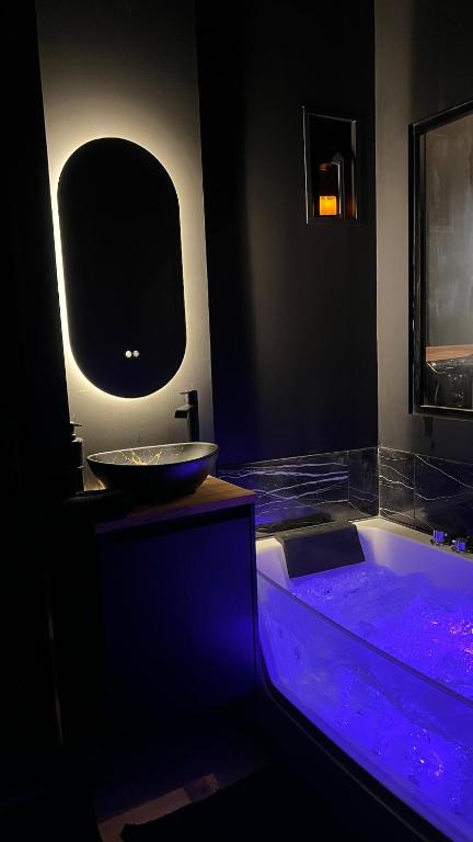 Romantic apartment near Paris