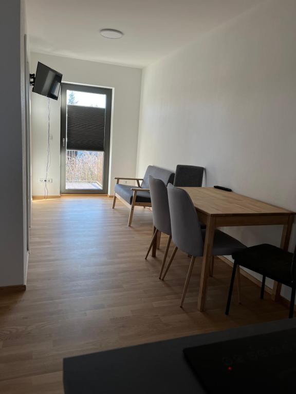Apartment-Wohnungen Langquaid - Apartamento De Tres Dormitorios Con Balcón