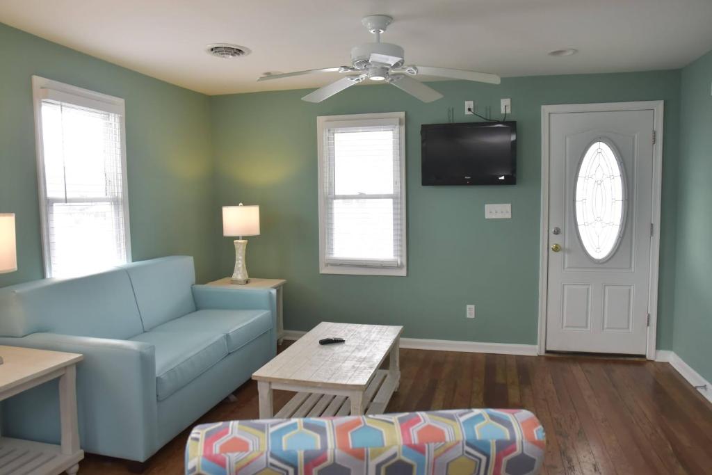 TV a/nebo společenská místnost v ubytování South Beach Apartment Ocean City, MD