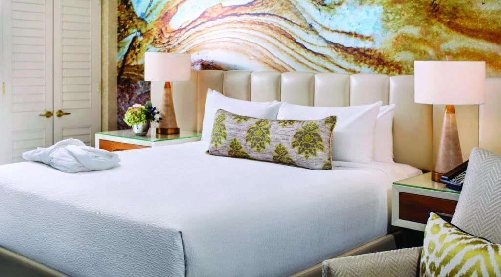 Mandalay Bay - Resort King Room
