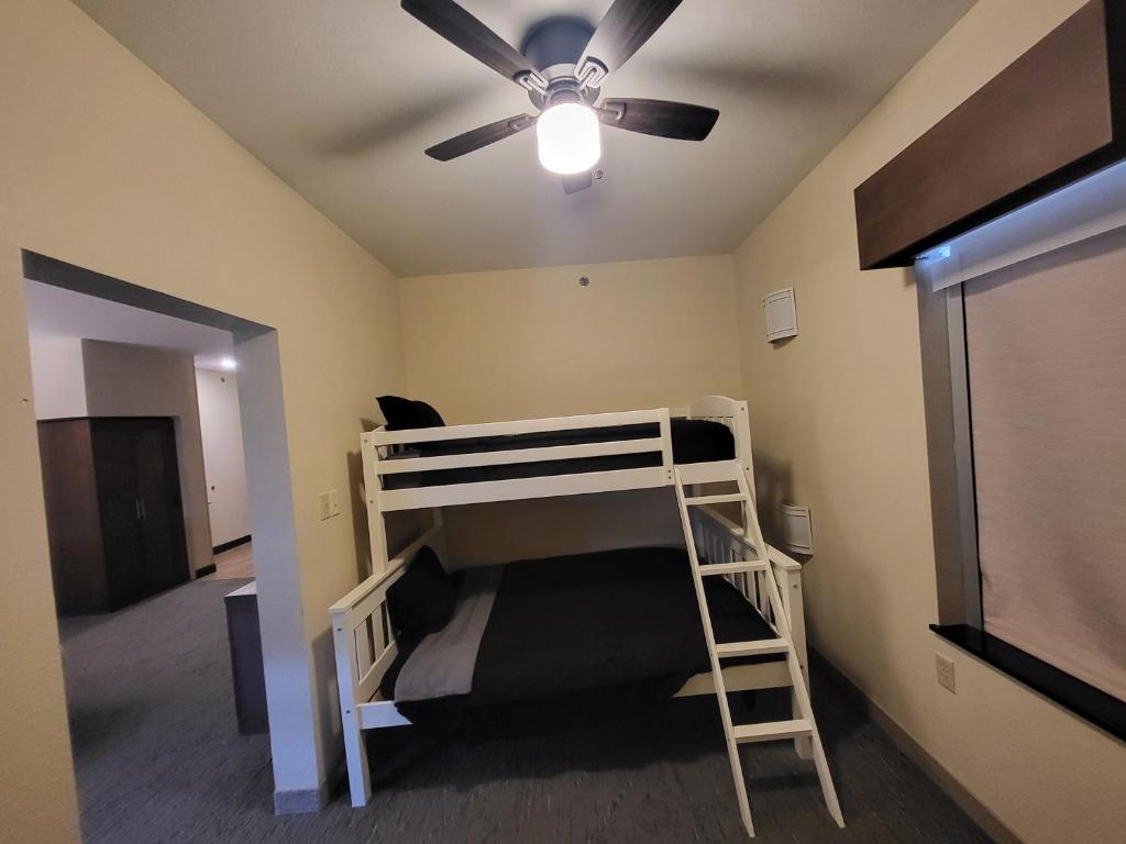 Comfort Inn & Suites Miami - Route 66 - Quadruple Room - Non Smoking