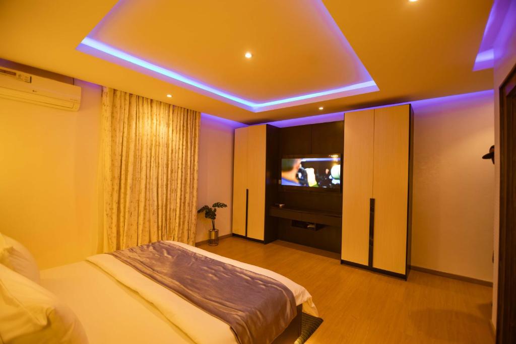 TV a/nebo společenská místnost v ubytování Db Continental Loft Apartment