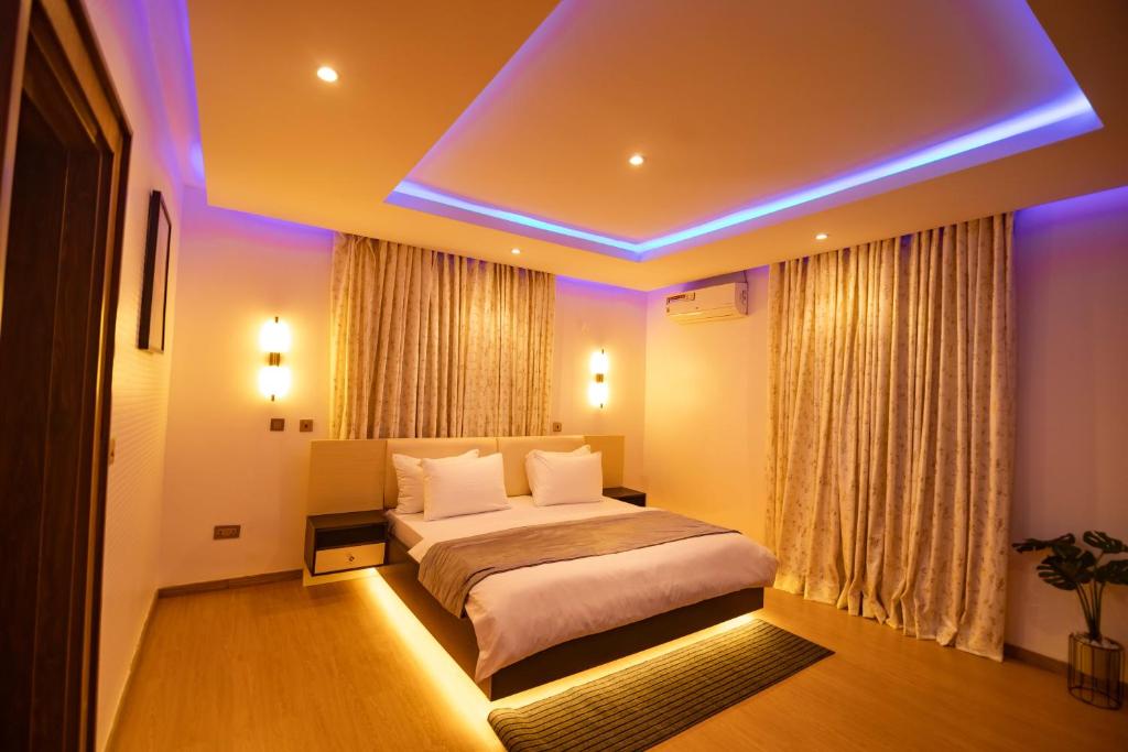 Postel nebo postele na pokoji v ubytování Db Continental Loft Apartment