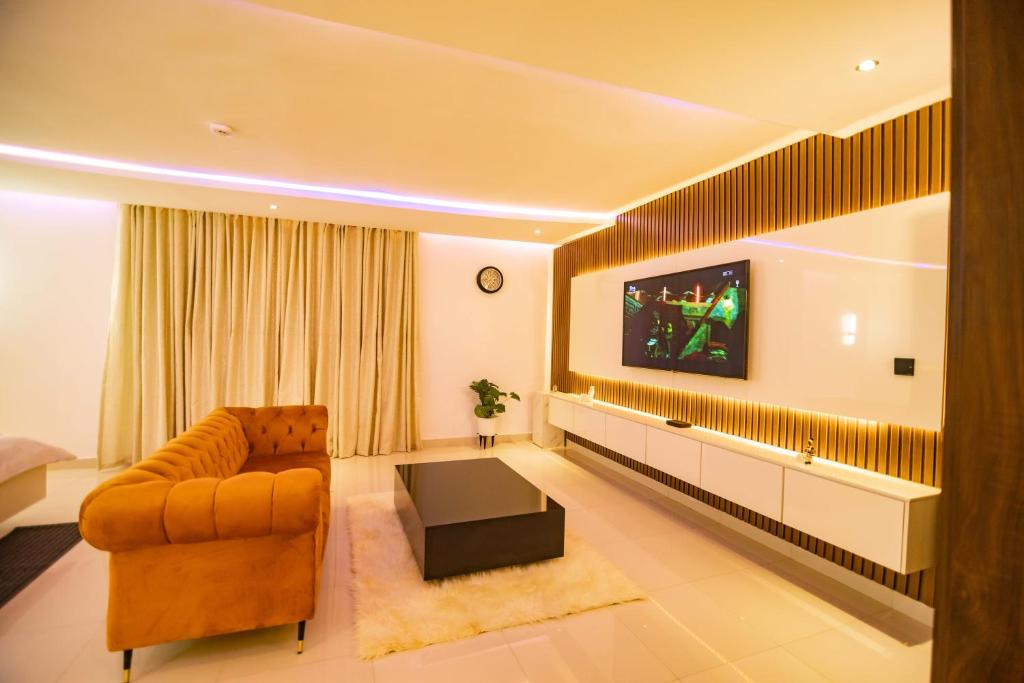 TV a/nebo společenská místnost v ubytování Db Continental Loft Apartment