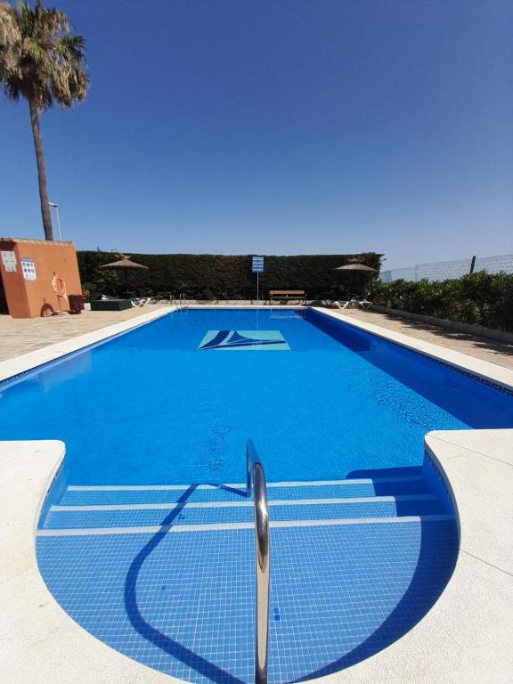 Basen w obiekcie Apartamento de tres dormitorios muy espacioso con jardines y piscinas lub w pobliżu