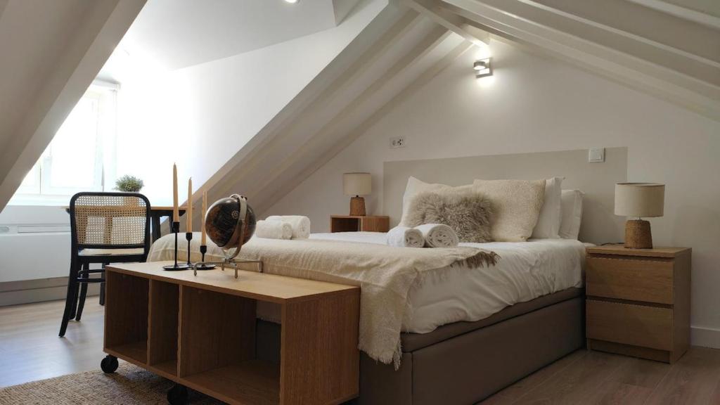 Chiado Modern Attic Duplex 2-Bedroom Apartment