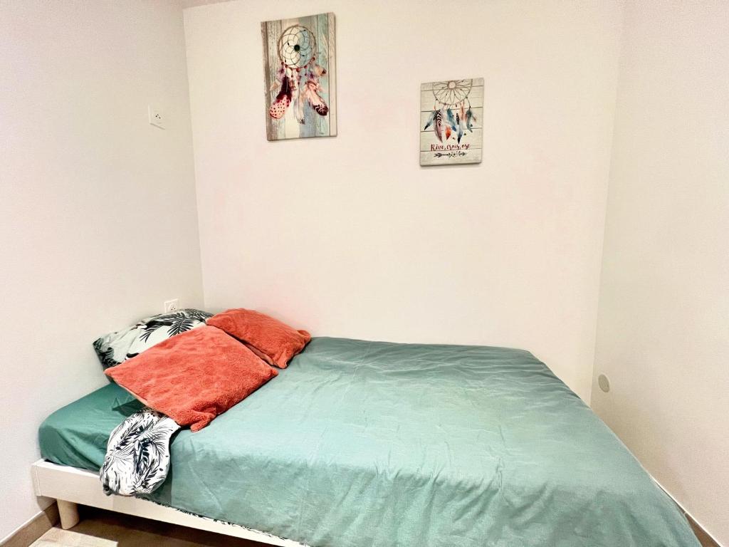 Posteľ alebo postele v izbe v ubytovaní Le Coin de Mer 1 - Bord de mer, CLIM, WIFI, 4 pers