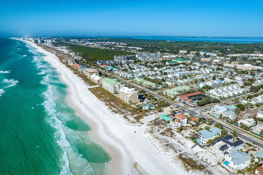 an aerial view of the beach and the ocean at Beachside Inn in Destin