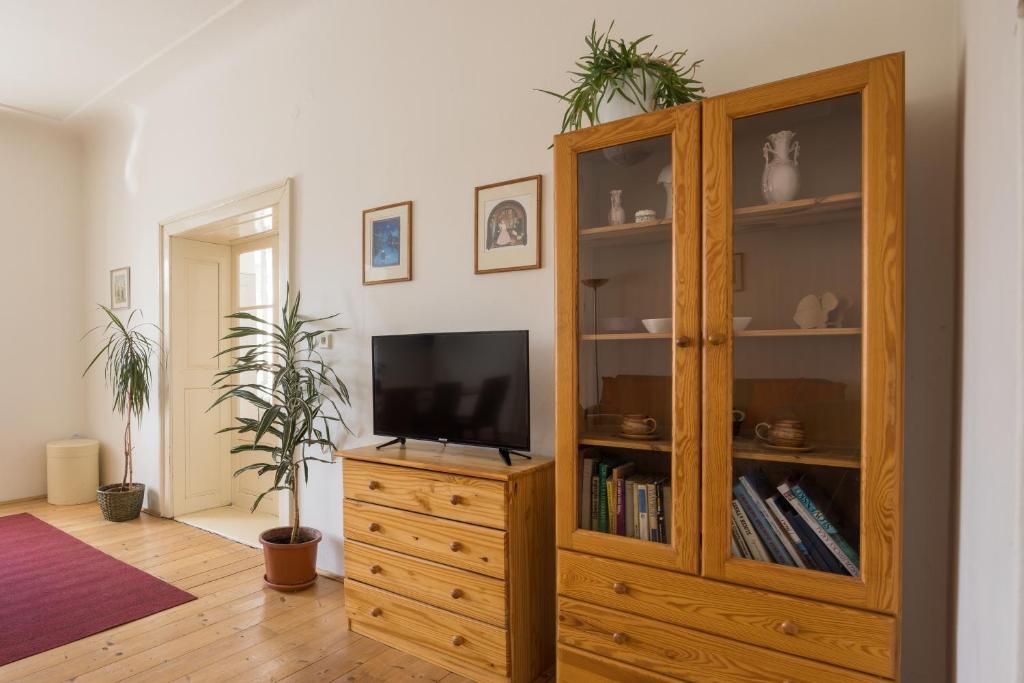 TV a/nebo společenská místnost v ubytování Zámecký Hotel Litomyšl