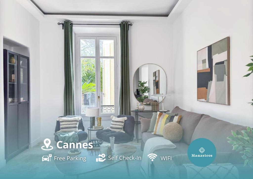 un salon avec un canapé et deux chaises dans l'établissement Grand appartement rénové - Jardin et Parking - CZ, à Cannes