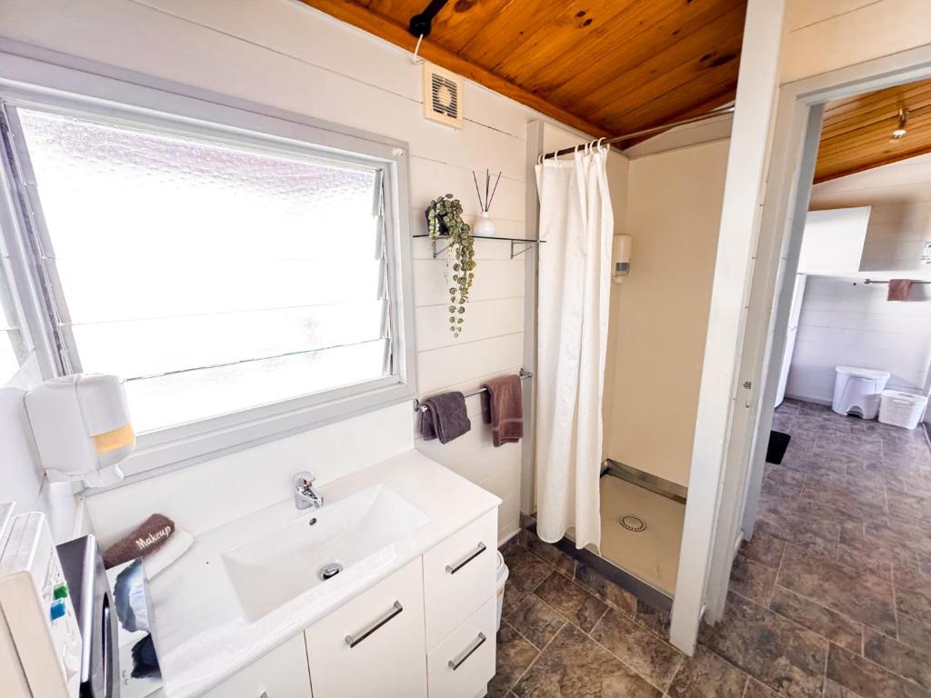 Koupelna v ubytování Waikanae Beach Motel