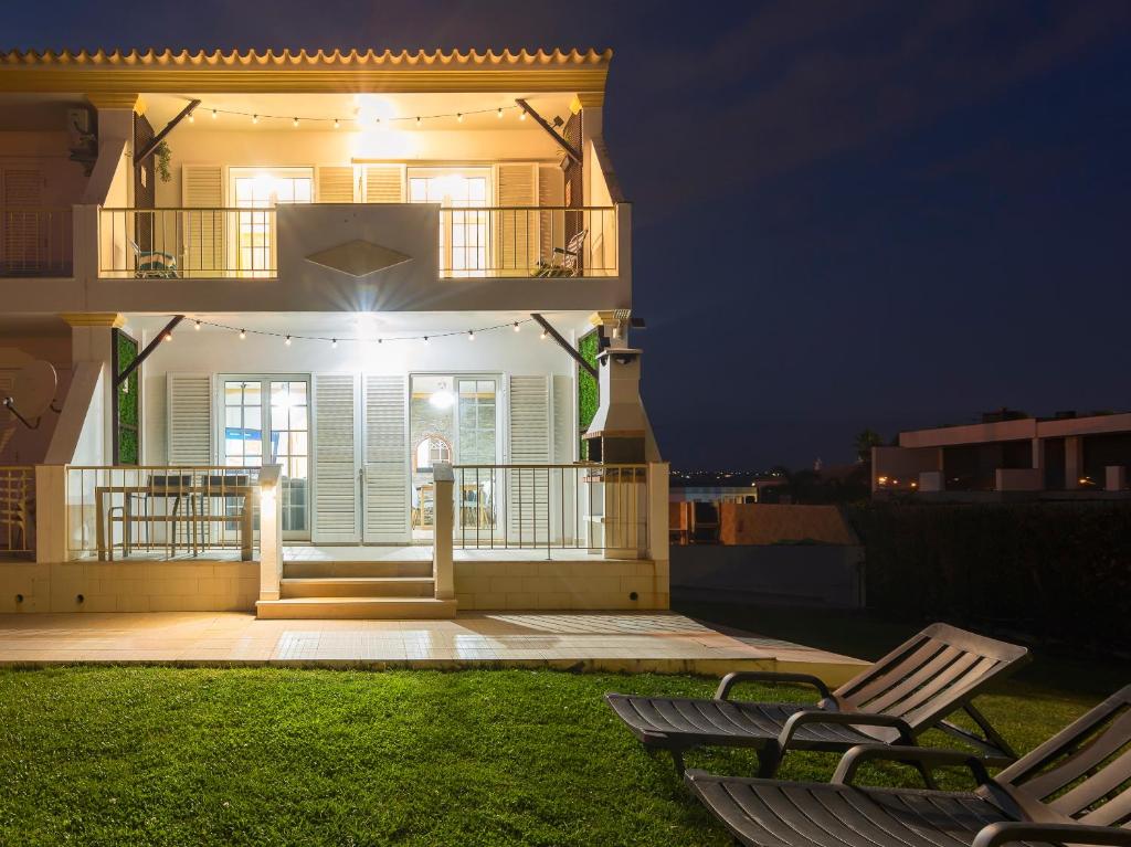 Villa Summertime - Private Jacuzzi and bikes, beach 800m