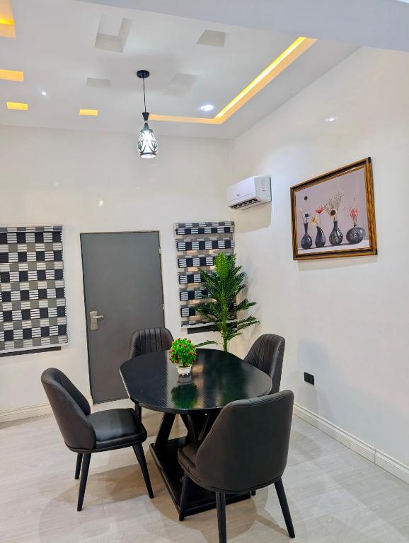 Posezení v ubytování JAYZ Shortlet Apartment