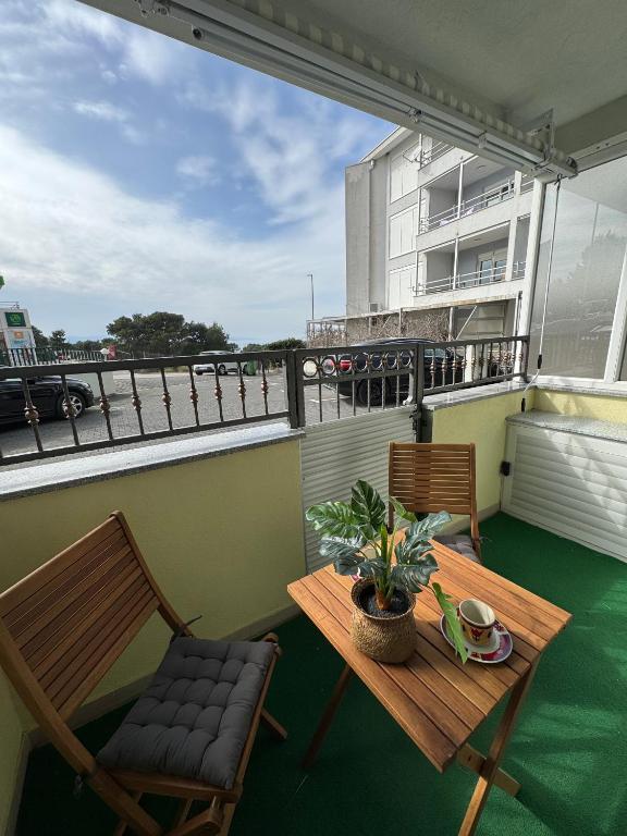 Balkón nebo terasa v ubytování Apartment Tri sunca