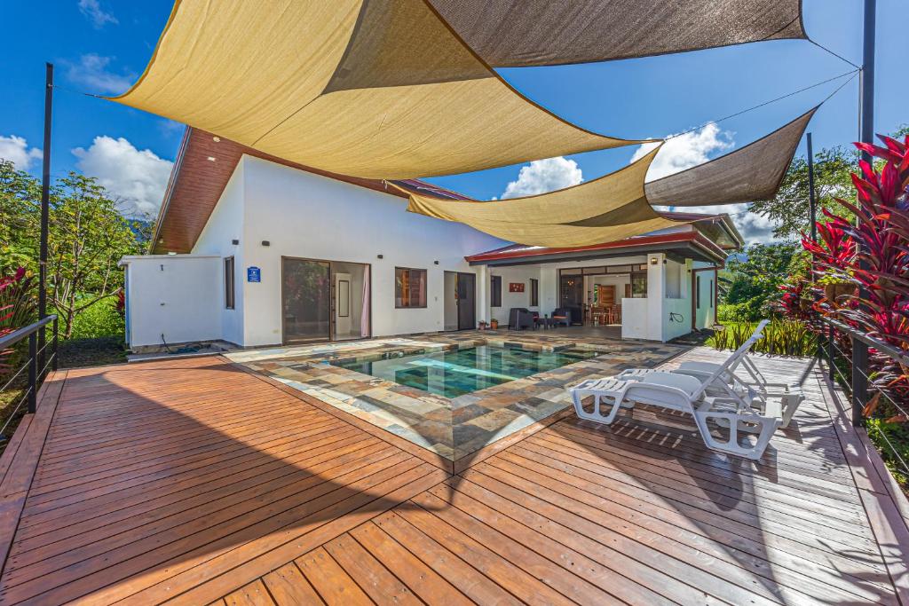 Bazén v ubytování Casa Paraiso de Ballenas nebo v jeho okolí