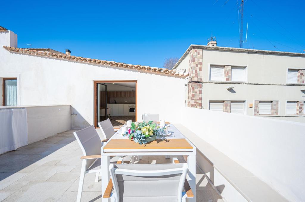 Balkón nebo terasa v ubytování The Nest Masia Can Tiranasi Relájate y Disfruta Escapada con Encanto Cerca de Barcelona-