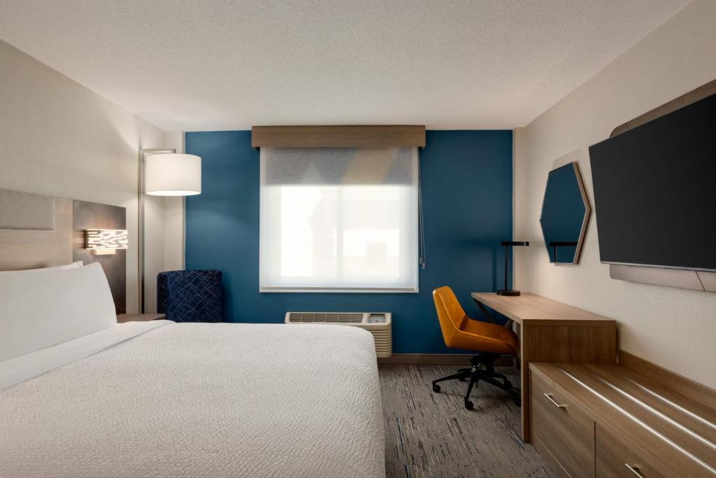 Holiday Inn Express Baltimore at the Stadiums by IHG photo
