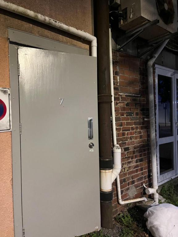 3 single bed and 2 double sofa beds Serviced Studio, Suite 7 - Resim 1