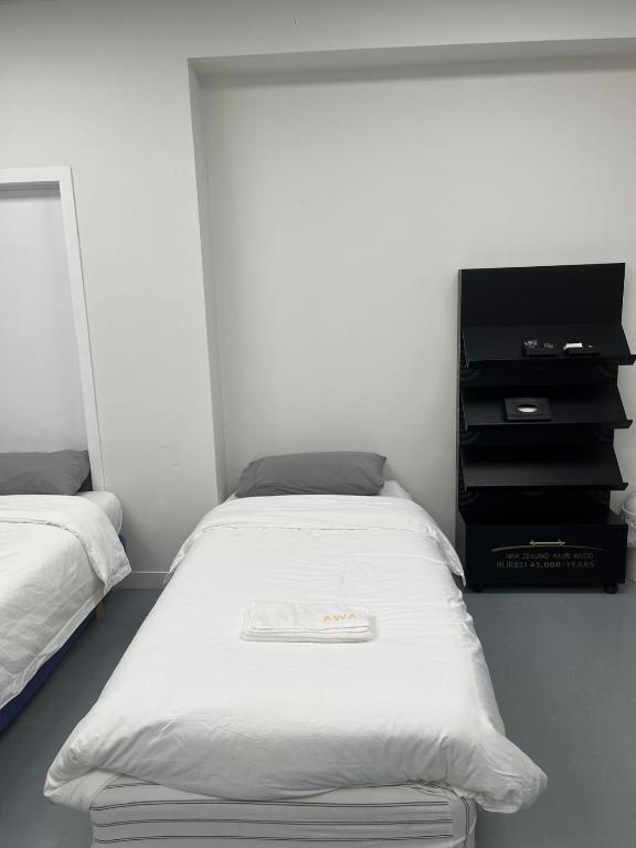 3 single bed and 2 double sofa beds Serviced Studio, Suite 7 - Resim 7