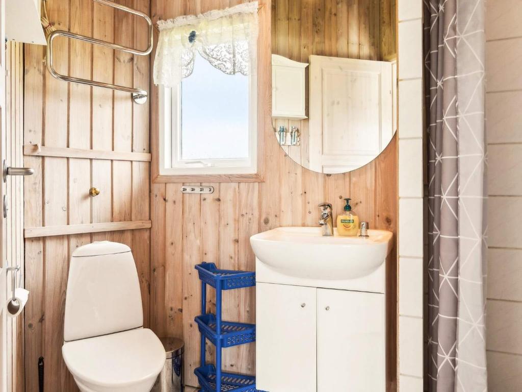 Koupelna v ubytování 4 person holiday home in Vinderup-By Traum