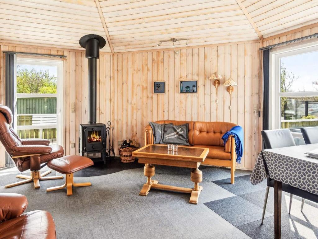 Posezení v ubytování 4 person holiday home in Vinderup-By Traum