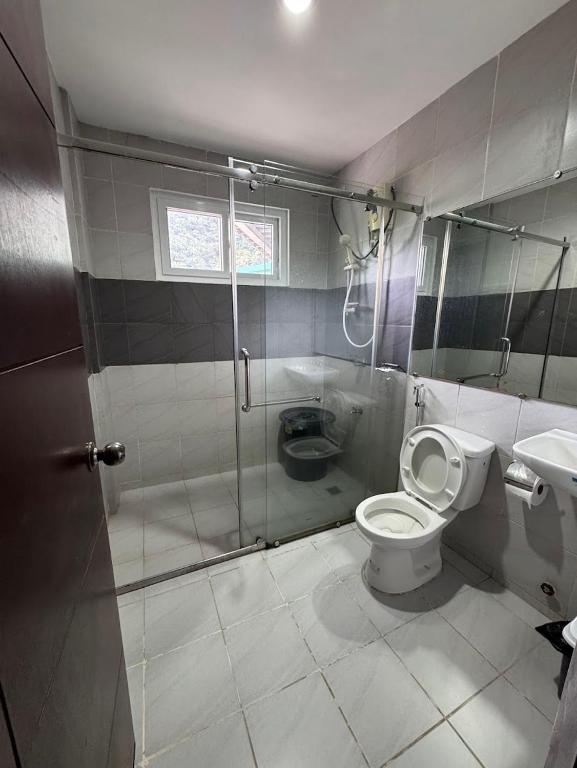 Koupelna v ubytování Lakandiwa Tourist Inn