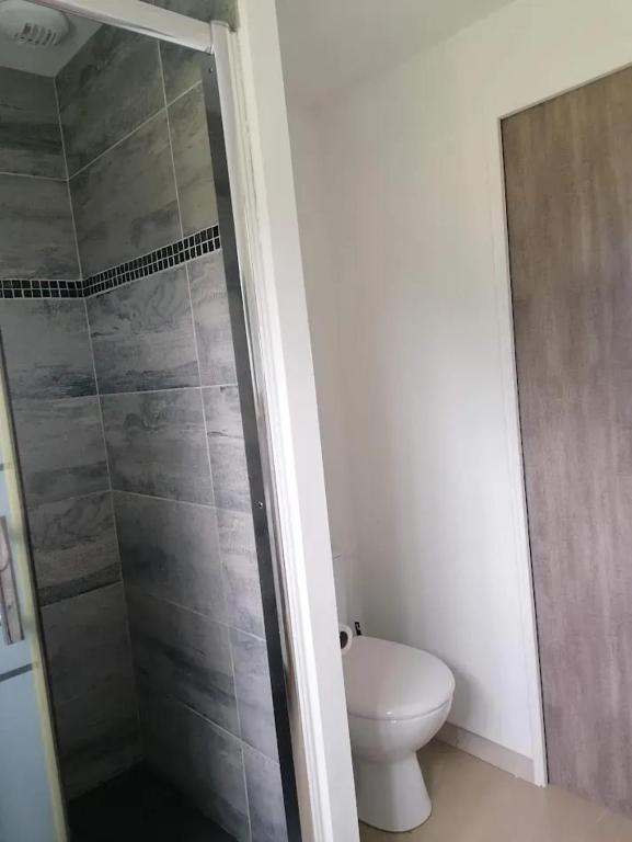 Zdjęcie z galerii obiektu Appartement confortable à Arnage - 80 m² - Terrasse et jardin w mieście Arnage