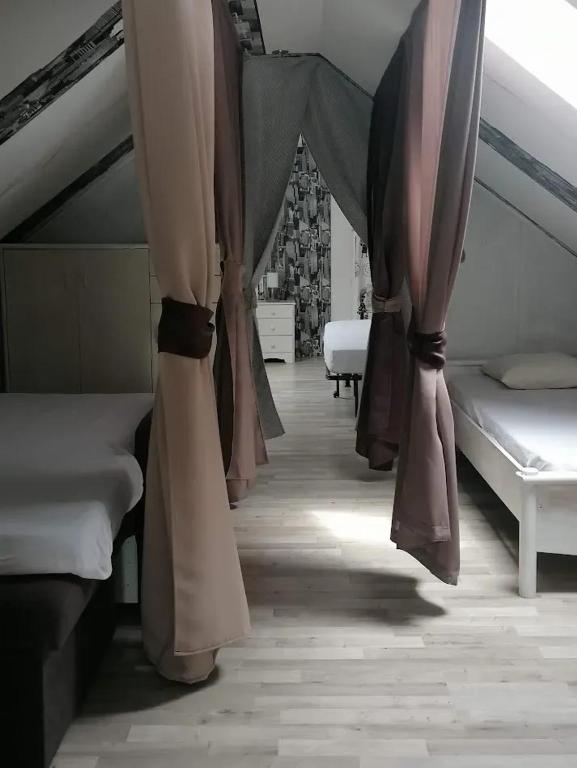 Zdjęcie z galerii obiektu Appartement confortable à Arnage - 80 m² - Terrasse et jardin w mieście Arnage